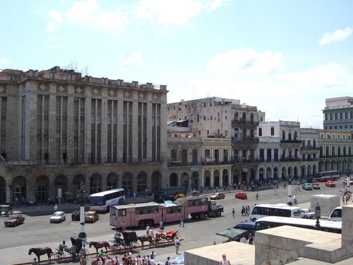 ペン画　キューバ　ハバナ旧市街　「王家の城」　ヒラルディージャ　G.Vivsa ペン画 キューバ ハバナ旧市街 「王家の城」 ヒラルディージャ G.Vivsa