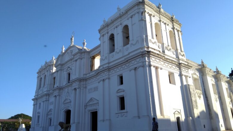 レオン大聖堂（ニカラグア）