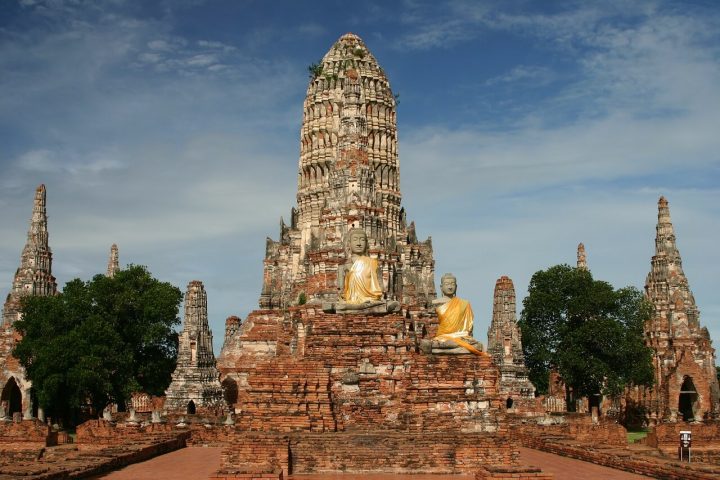 古瓦 タイ 世界遺産 アユタヤ王朝 寺院 軒瓦 発掘 サルベージ バンコク