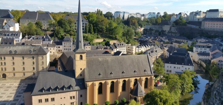 ルクセンブルク市：その古い街並みと要塞群