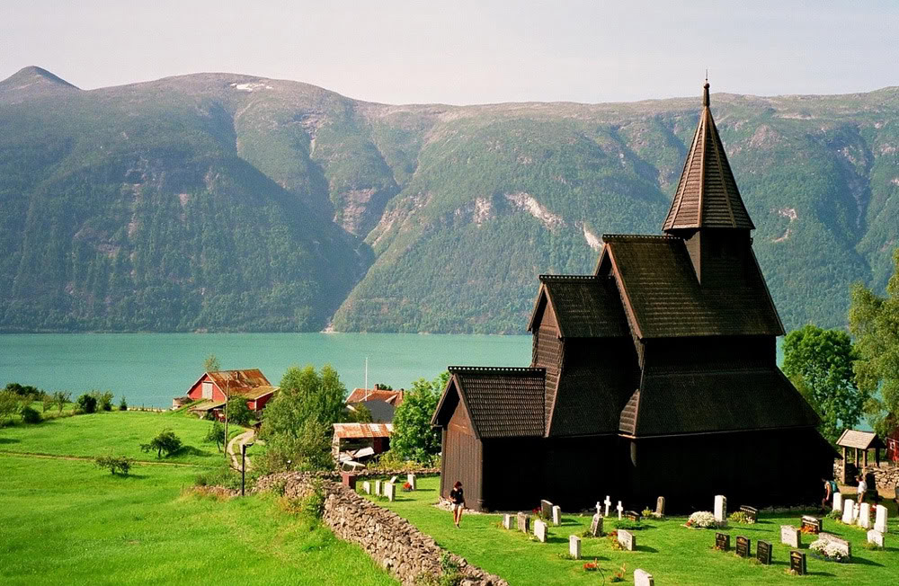 ウルネスの木造教会 ノルウェー 世界遺産オンラインガイド