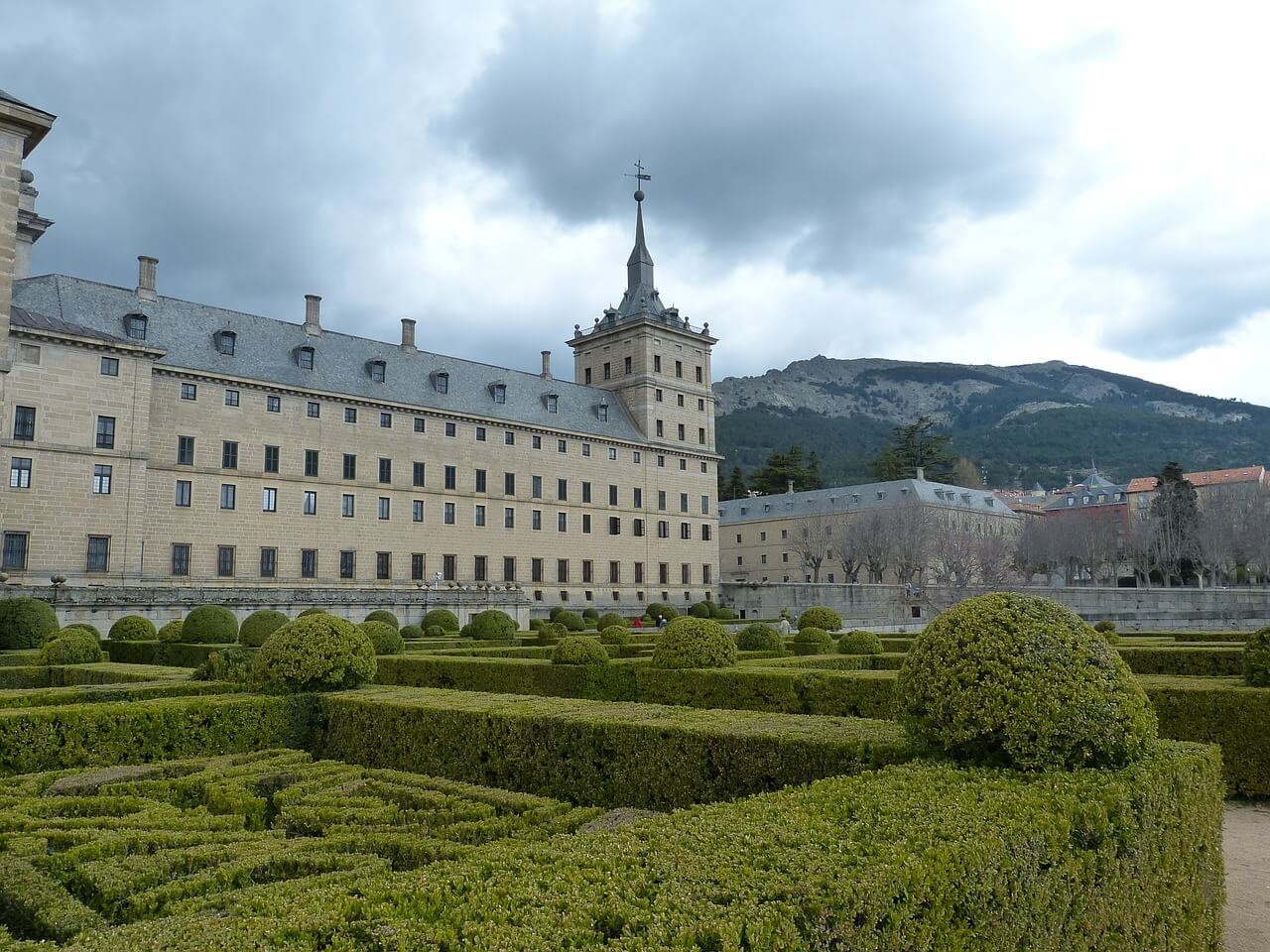 マドリードのエル エスコリアルの修道院と王室用地 スペイン 世界遺産オンラインガイド