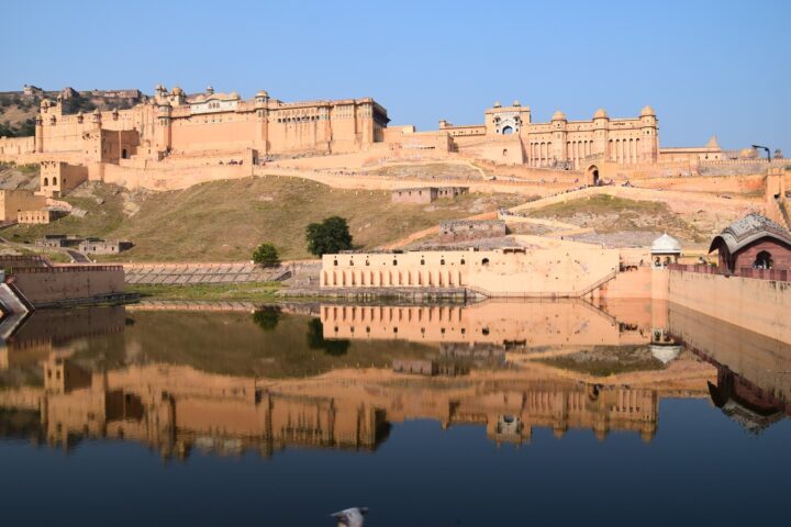 インド ラジャスタン州の城郭都市とクンタ ラージャスターン州の丘陵要塞群