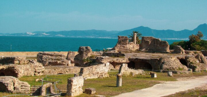 ケルクアンの古代カルタゴの町とその墓地遺跡