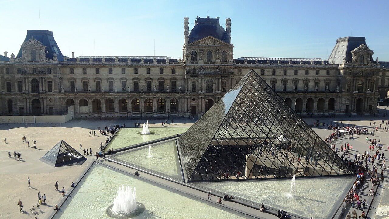 ルーヴル美術館 パリのセーヌ河岸 世界遺産オンラインガイド