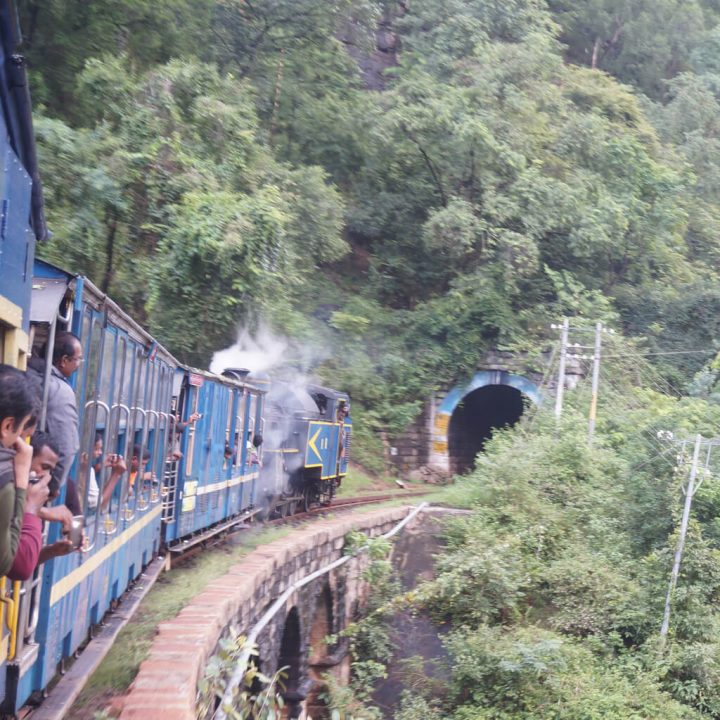 【世界遺産】ニルギリ山岳鉄道 | インドの山岳鉄道群