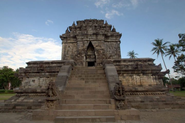 【世界遺産】パオン寺院とムンドゥッ寺院 | ボロブドゥール寺院遺跡群