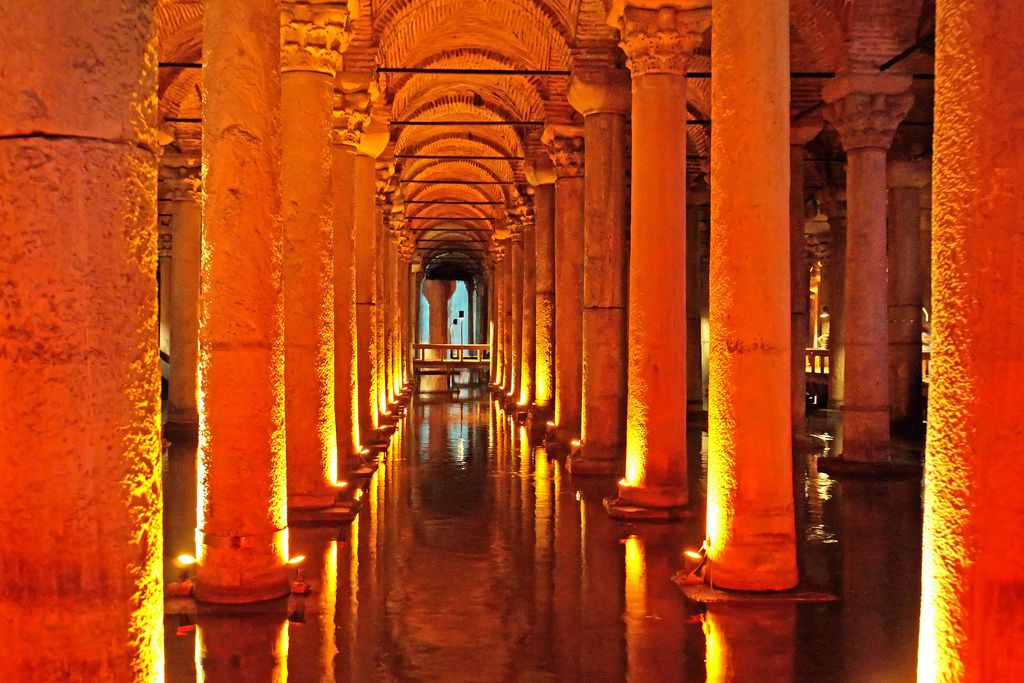 イスタンブル地下宮殿 バシリカ シスタン イスタンブルの歴史地区 世界遺産オンラインガイド