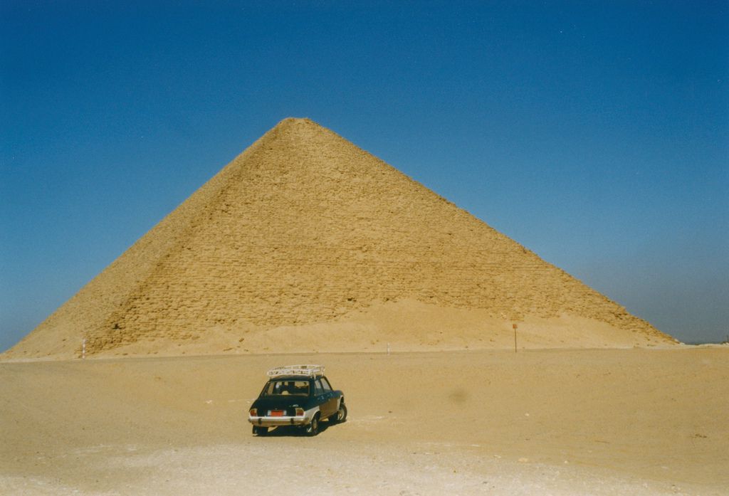 スネフェル王の赤いピラミッド メンフィスとその墓地遺跡 世界遺産オンラインガイド