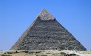 カフラー王のピラミッド｜メンフィスとその墓地遺跡