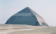 スネフェル王の屈折ピラミッド｜メンフィスとその墓地遺跡 (2)