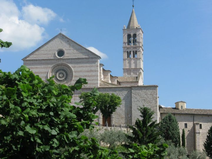 サンタ キァーラ修道院 アッシジ フランチェスコ聖堂と関連修道施設群 世界遺産オンラインガイド