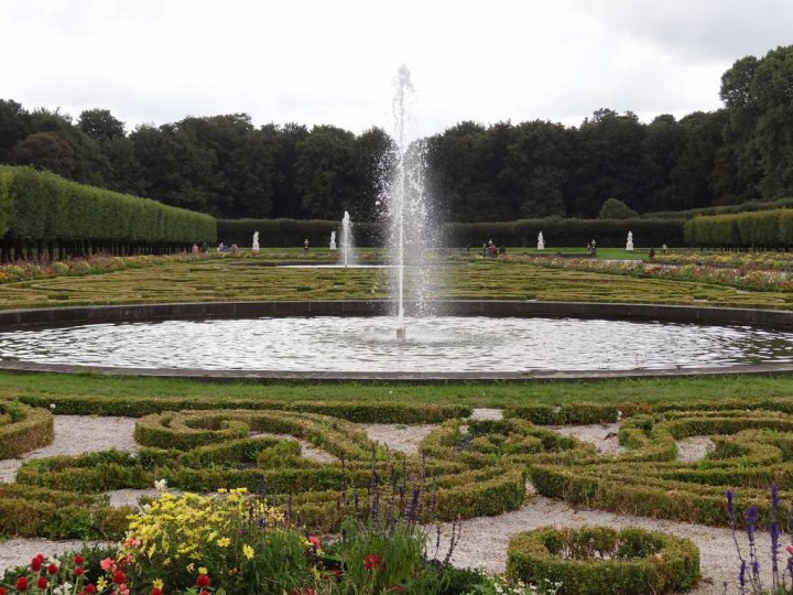 【世界遺産】シュロス庭園 | ブリュールのアウグストゥスブルク城と別邸ファルケンルスト