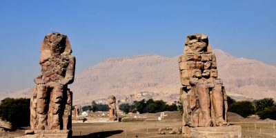 メムノンの巨像 古代都市テーベとその墓地遺跡 世界遺産オンラインガイド