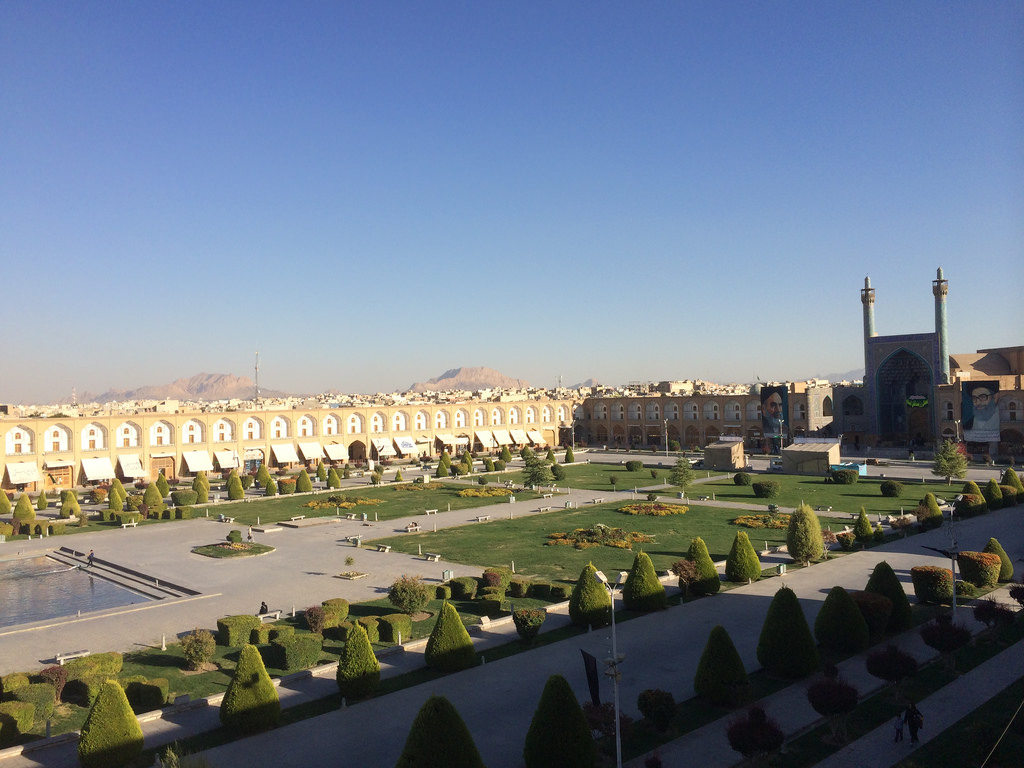 エスファハーンのイマーム広場 イラン 世界遺産オンラインガイド