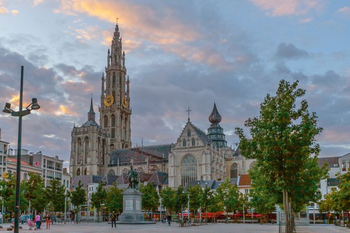 ベルギーとフランスの鐘楼群 世界遺産オンラインガイド