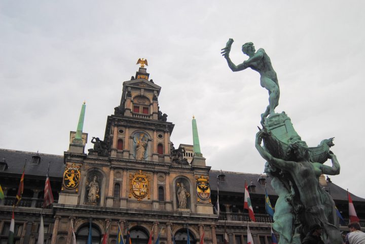 【世界遺産】アントワープ市庁舎 | ベルギーとフランスの鐘楼群