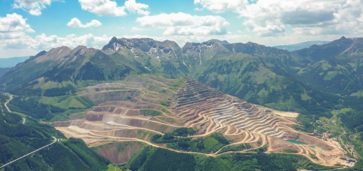 エルツ山地（クルスナホリ）鉱業地域