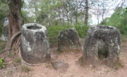 シエンクワーン県ジャール平原の巨大石壺遺跡群