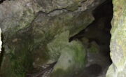アペニン山脈北部の蒸発岩のカルスト・洞窟群